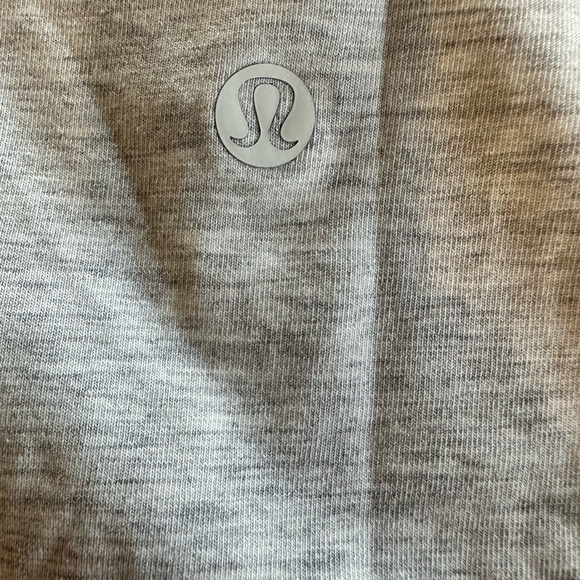 Lululemon Heathered Core Ultra Light Gray Love Tank Top Size 6 NET - Picture 8 of 10